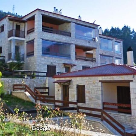 La Casa Di Pietra Villa Karpenísion Exteriör bild