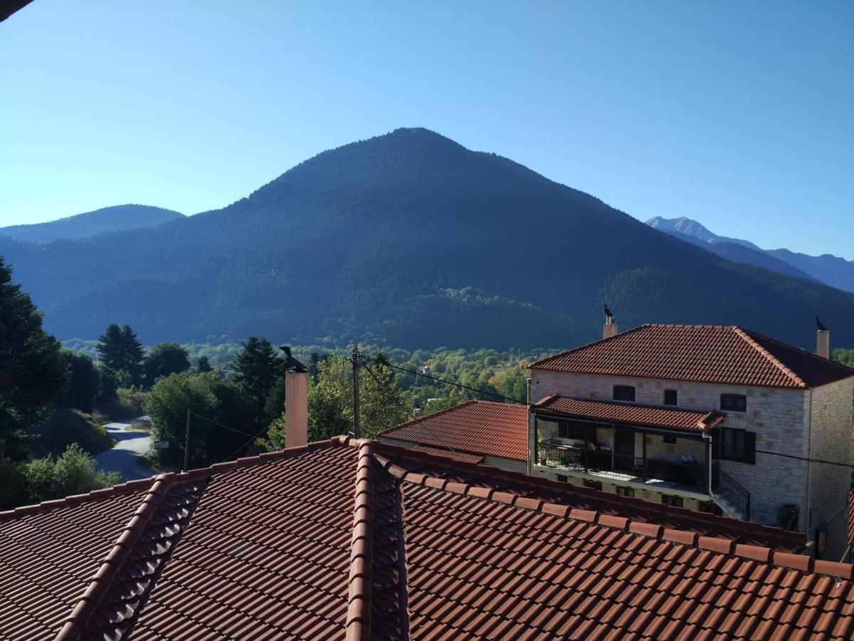 La Casa Di Pietra Villa Karpenísion Exteriör bild